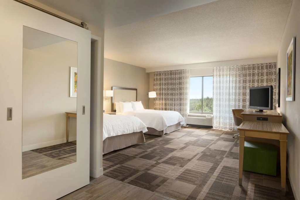 Hampton Inn & Suites Largo