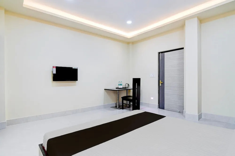 Premium Collection O Joka Industrial Plaza