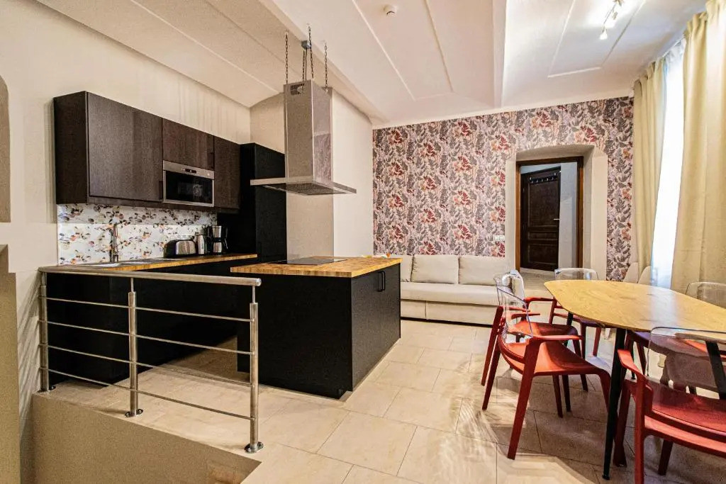 Modern and Spacious Apartments in City Center
