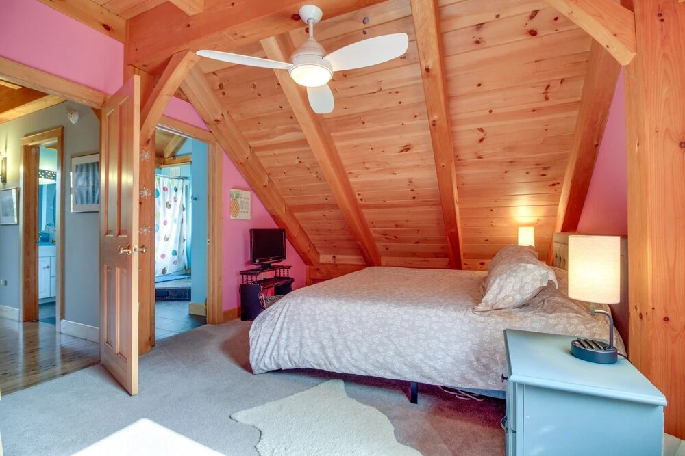 Chester Home w/ Views ~ 10 Mi to Okemo Mtn Resort!