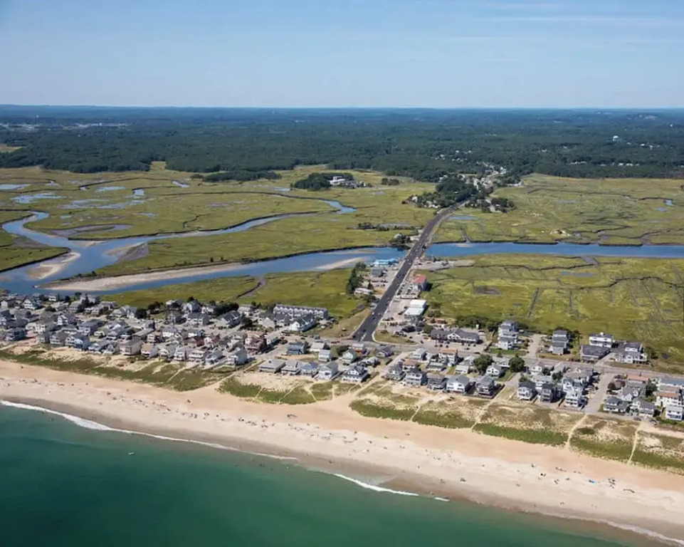 Mainsail Inn & Cottages
