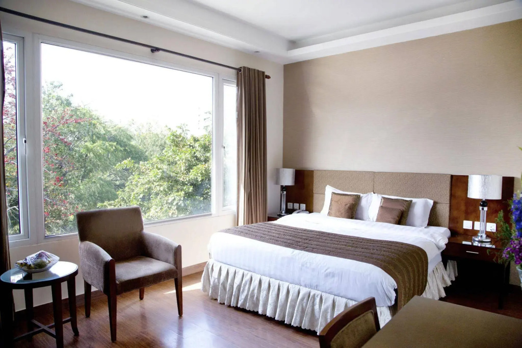 Alpina Hotels & Suites