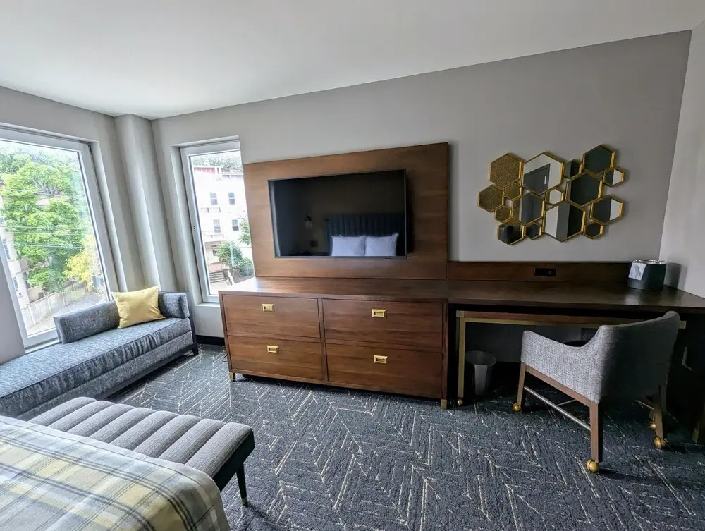 Beacon Suites Hotel