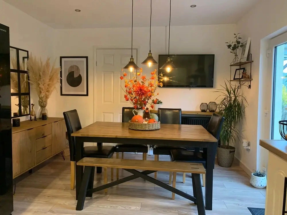Impeccable 3-bed Bungalow Near Launceston