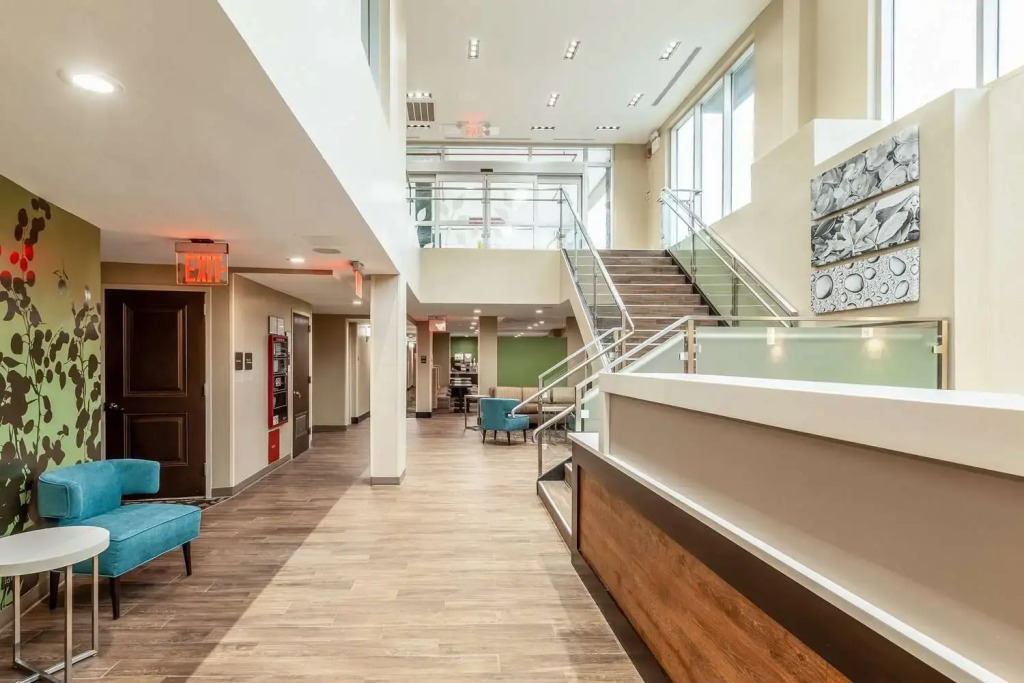 Van Wyck Hotel & Suites Near JFK Airport
