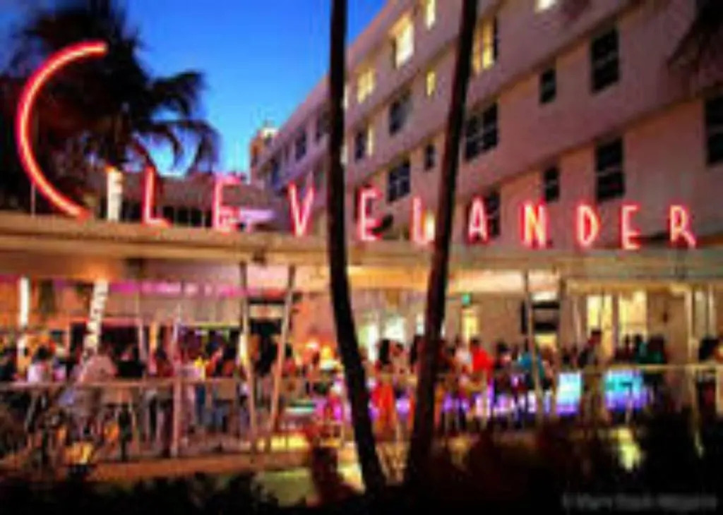 2 Bedroom 2 Bath With Patio On 11th Collins ave