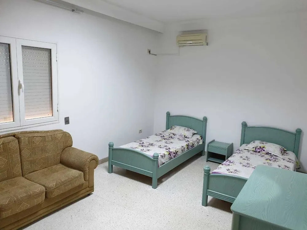 Amazing 3 bedroom flat 2min to the beach
