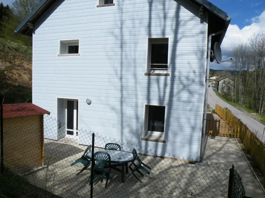 Gîte Neuf et Confortable avec Terrasse, Proche Lacs et Skis à Xonrupt-Longemer - FR-1-589-218
