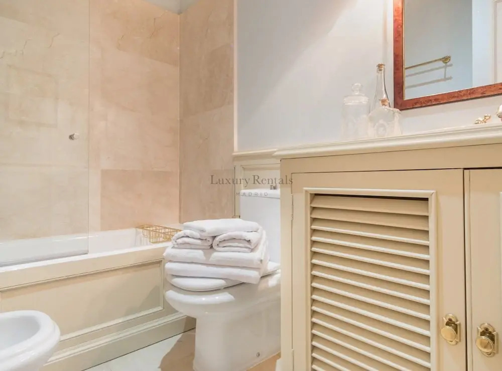 3 Bedrooms for 5 pax in Salamanca ( Padilla III )