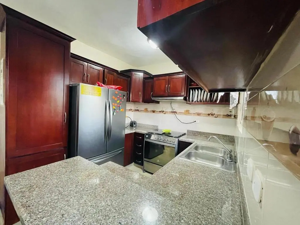 Condo 3 Bd Apt, Internet,2 Parqueo,lavadora,ac