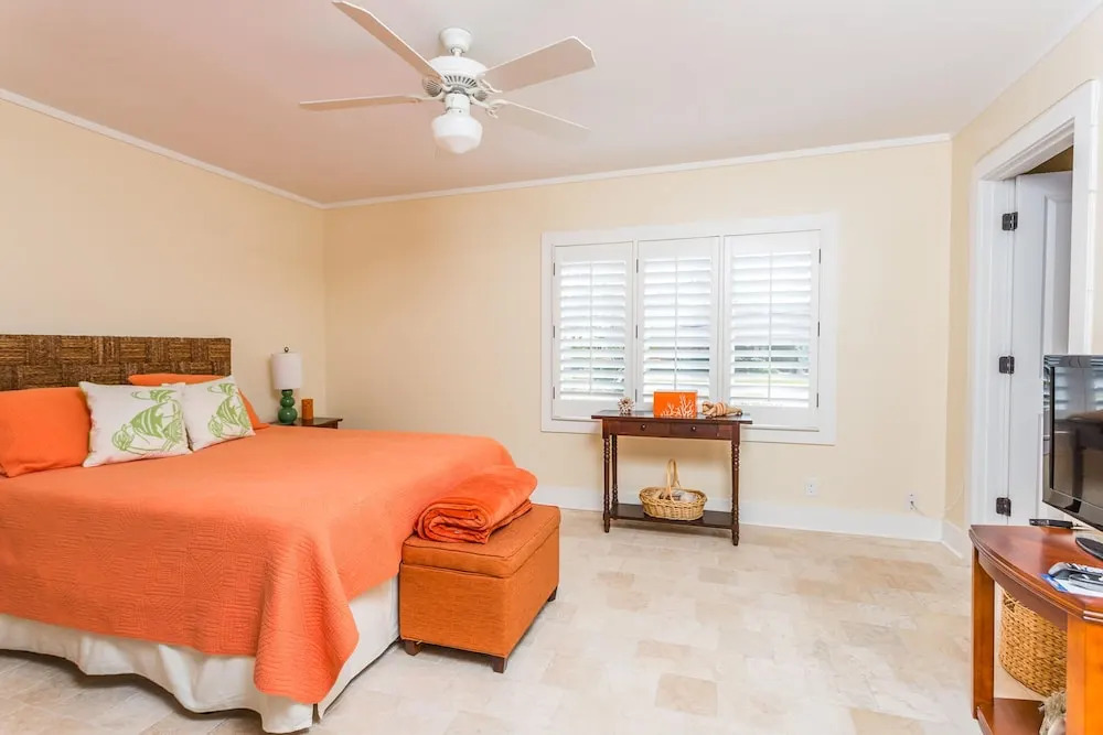 619 Bartow Street by Hodnett Cooper