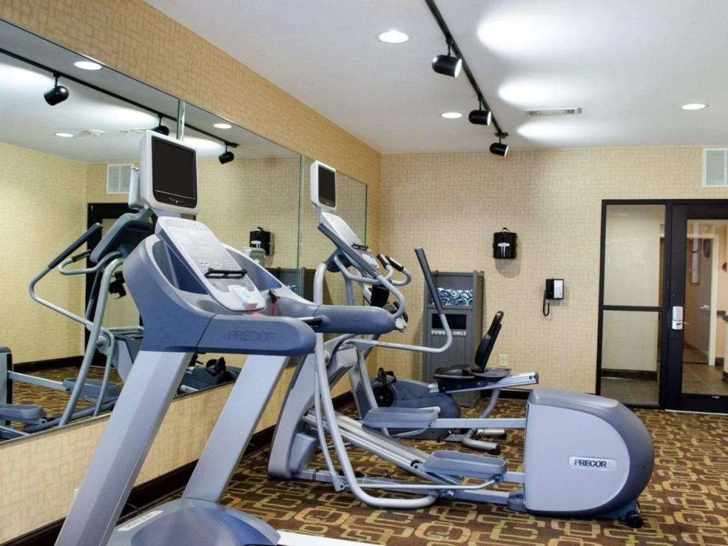 Comfort Suites