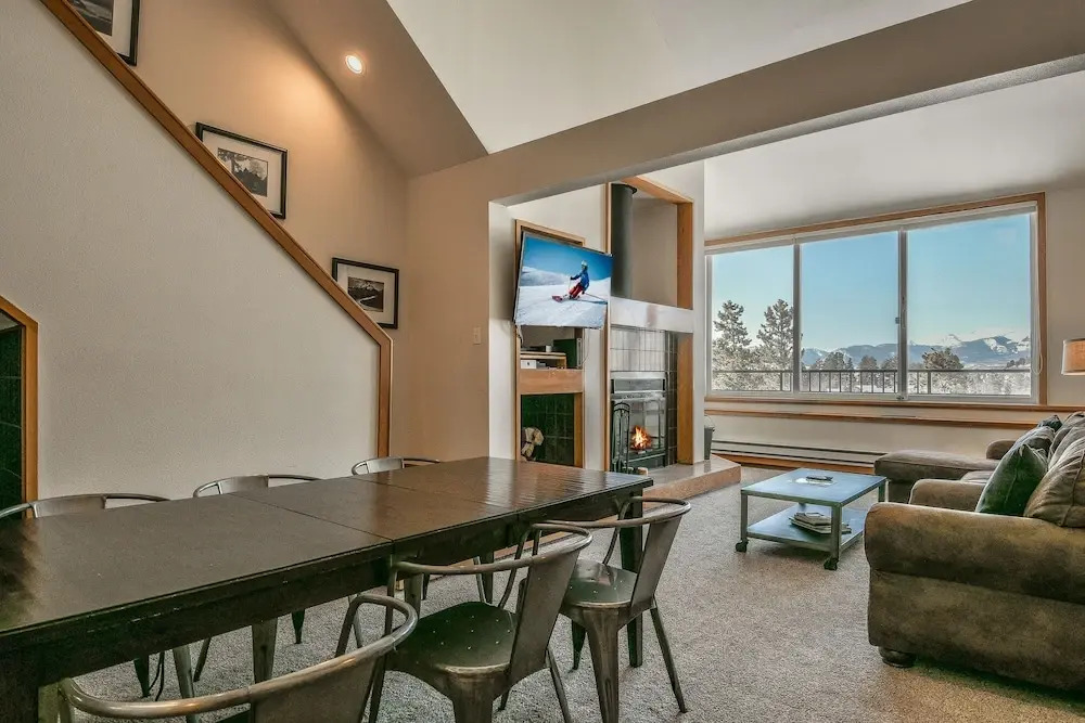 Pines 2128