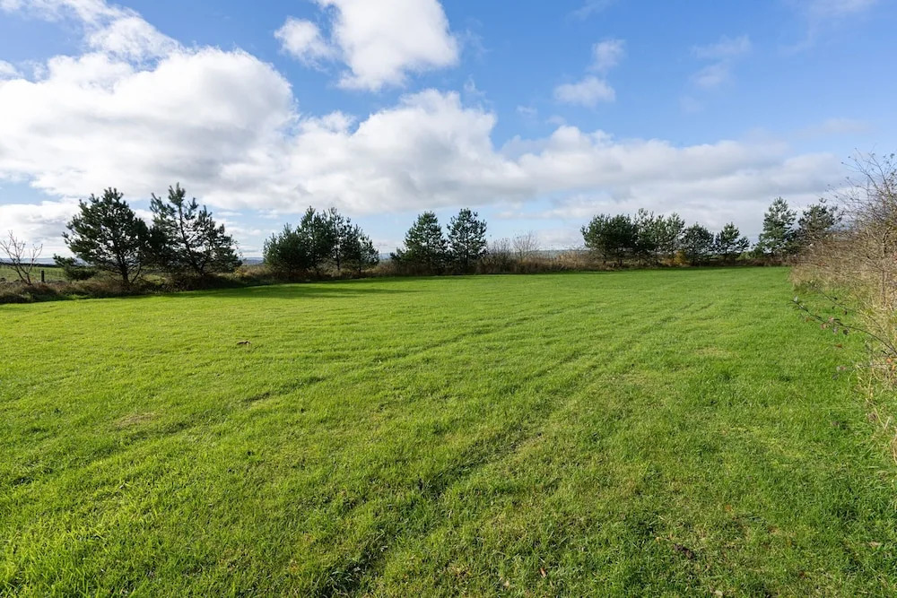 The Holmes Barn - Sleeps 16 - Pet Friendly