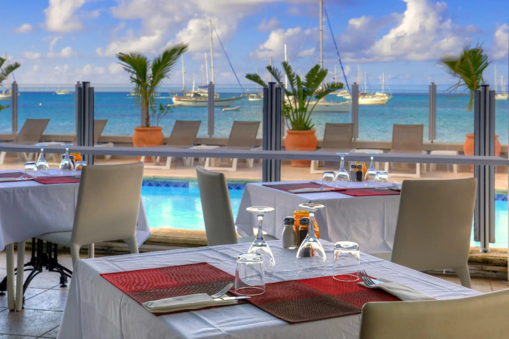Le Beach Hotel