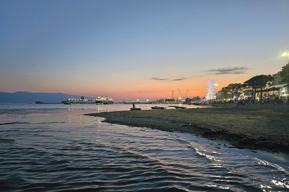 Sea View 1-bed Apartment in Vlore