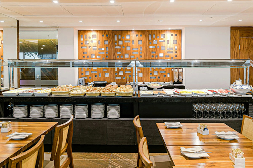 Arena Leme Hotel