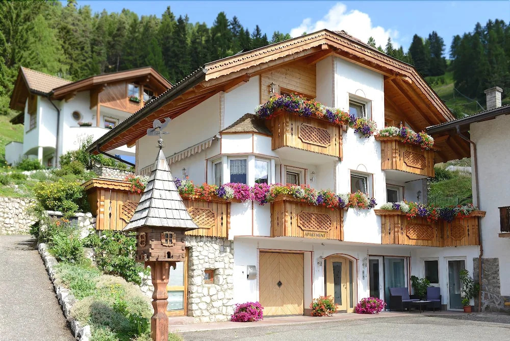 Apartment 4 Holiday - Apartment Mujnei