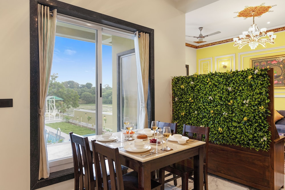 ELIVAAS Lakemount | 2 BHK with Pvt Pool at Fatehsagar Lake