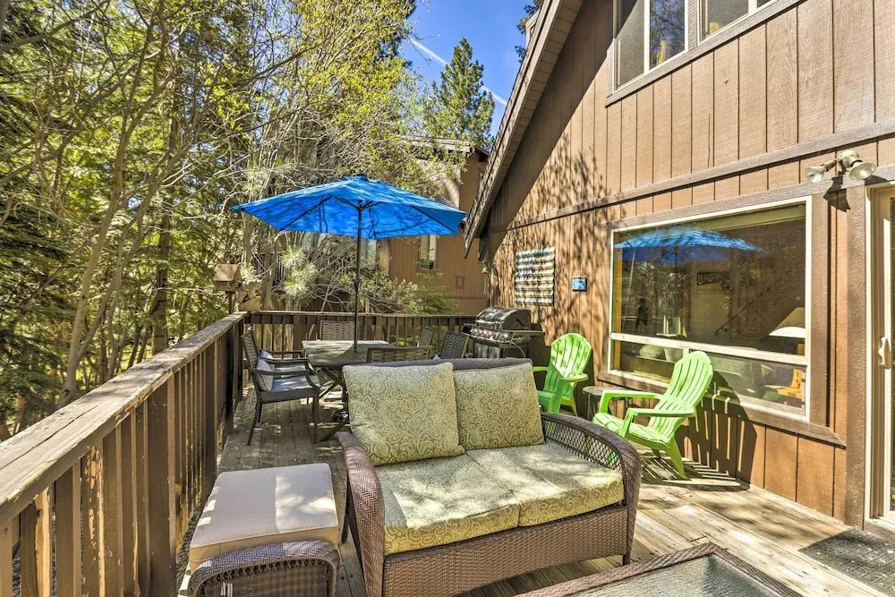 3 Mi to Lake Tahoe: Quiet Incline Village Cabin