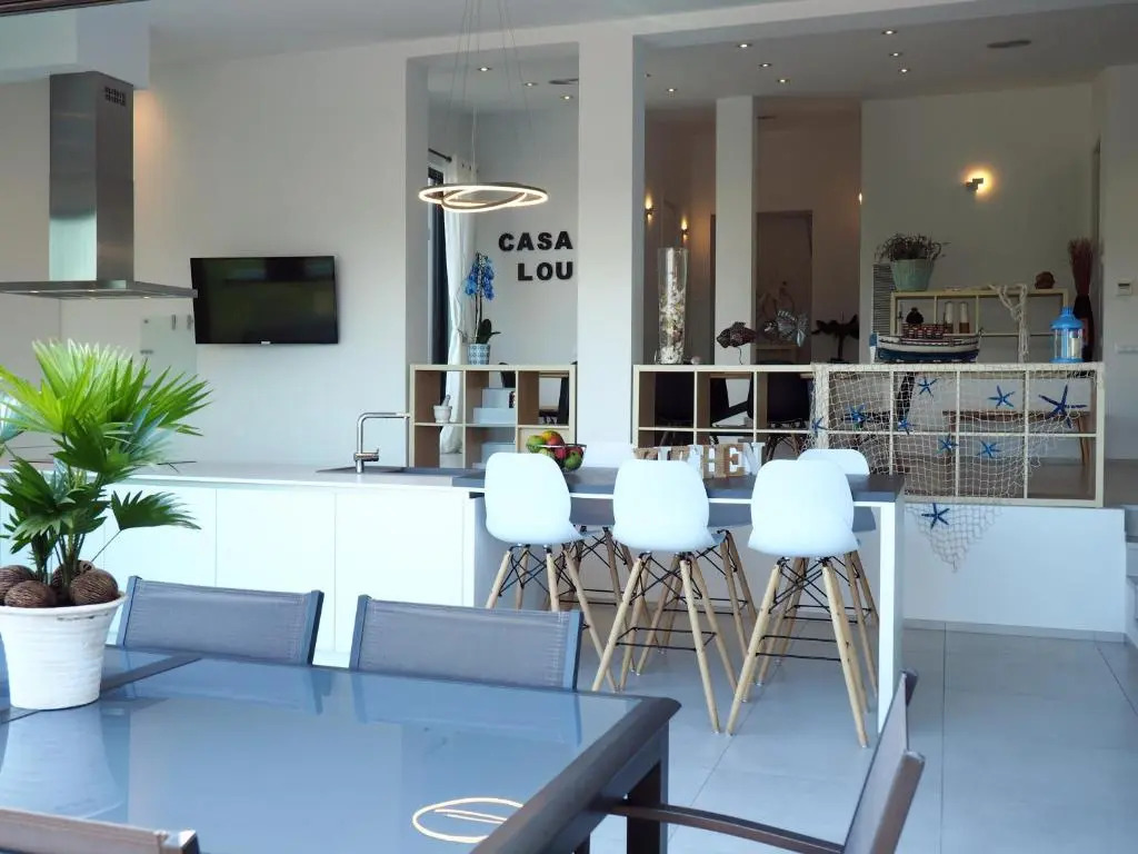 Casa Lou, architect villa with heated pool at Begur, 470m2