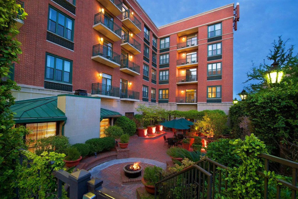 Courtyard by Marriott Savannah Downtown - Historic District