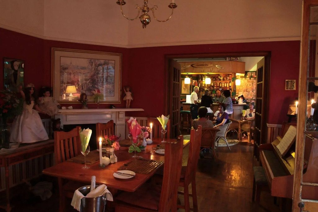 Shamrock Arms Guest Lodge