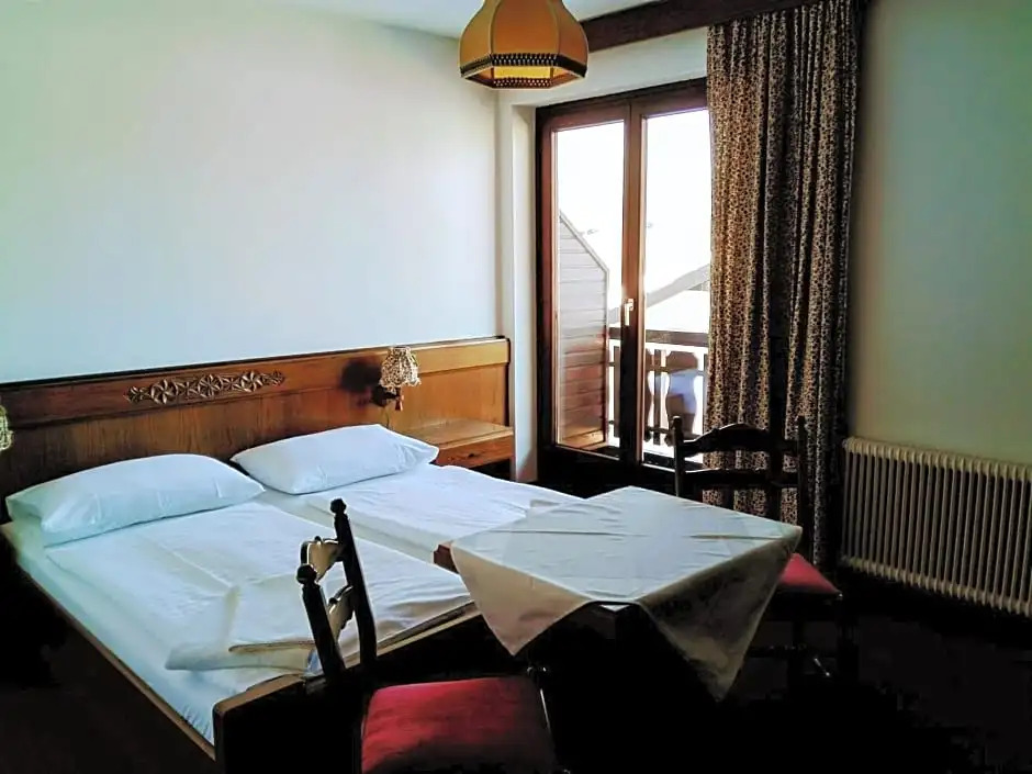 Mosers Pension