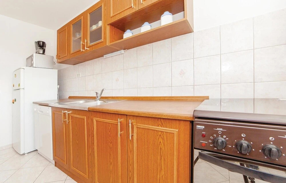 Amazing Apartment in Jadranovo With 2 Bedrooms and Wifi
