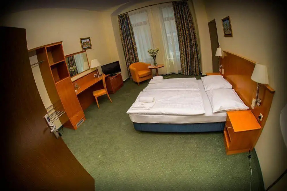 Hotel Sofia by The Railway Station Wroclaw