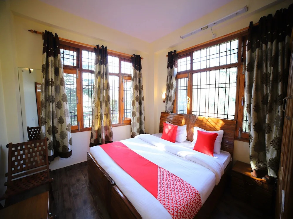 OYO 11575 Hotel Shine