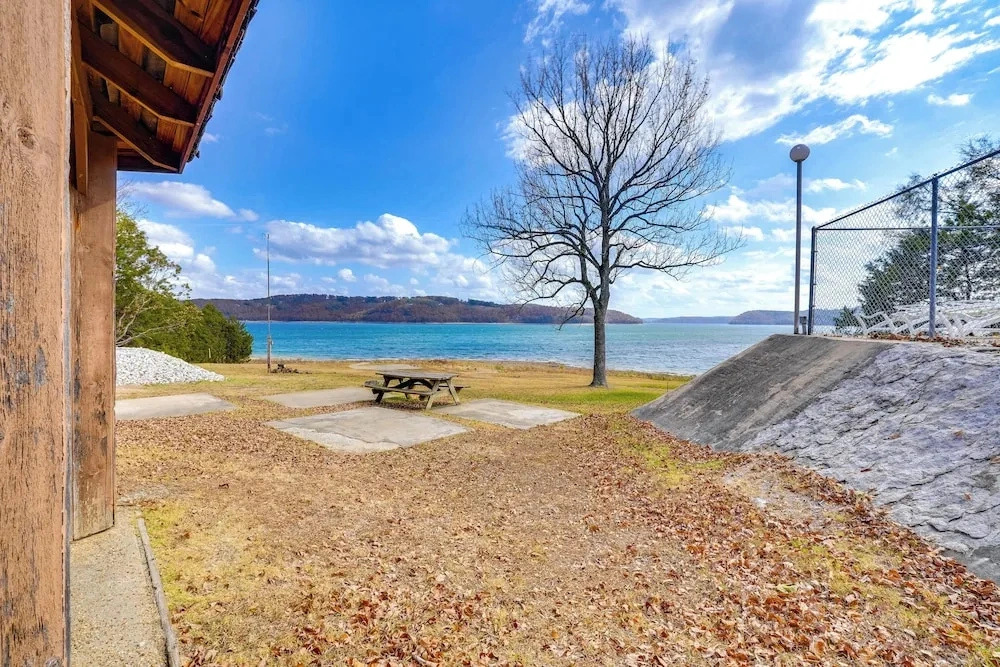 Beaver Lake Group Retreat w/ Decks: 2-unit Combo
