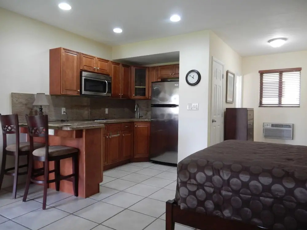 Shell Studios Hallandale Beach