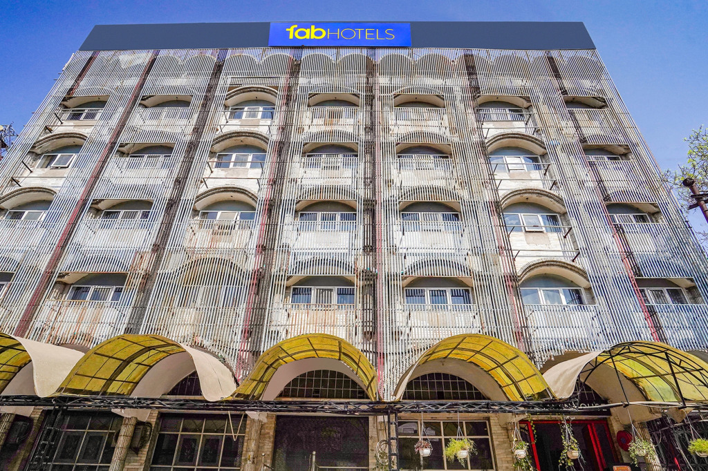 Townhouse Prayagraj Near Railway Station Formerly Santosh Palace