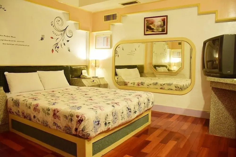 Empire hotel