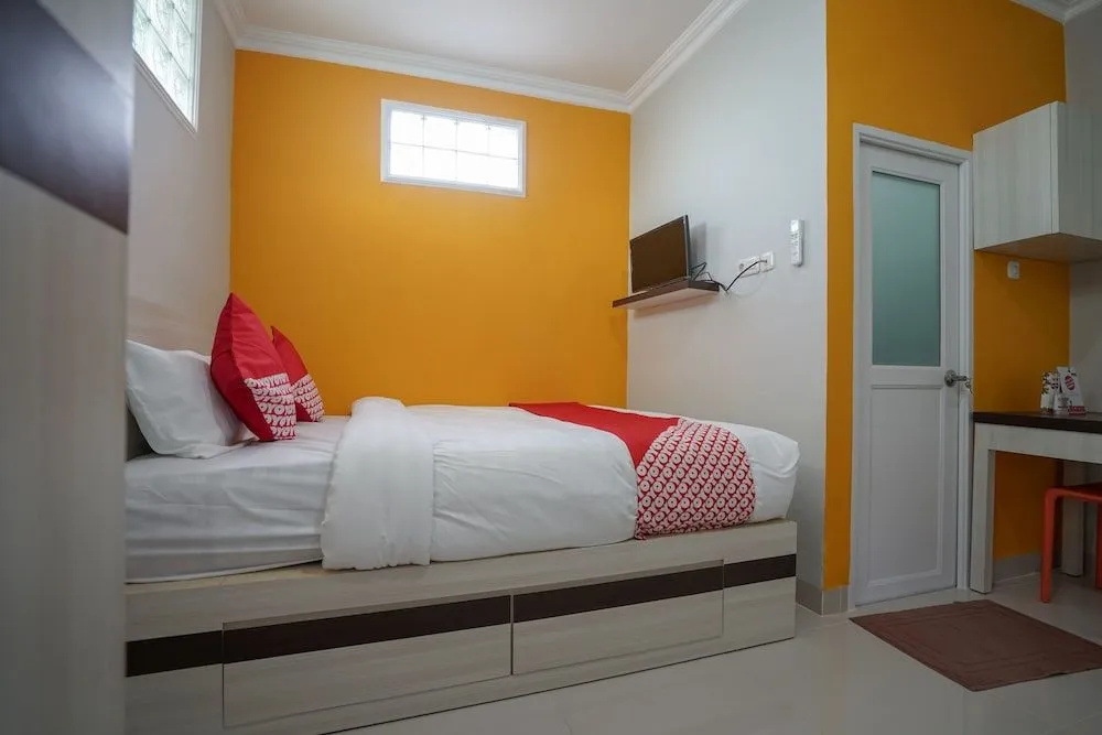 OYO 948 Vivi Residence Syariah Ii