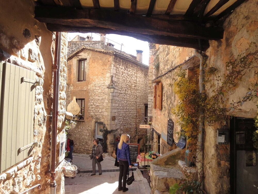 Noelie, Ground Floor Apartment for 6 People
