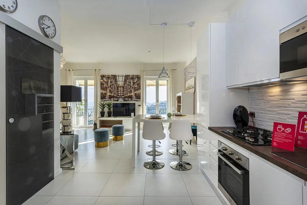 Elegant sea View Apartment by Wonderful Italy