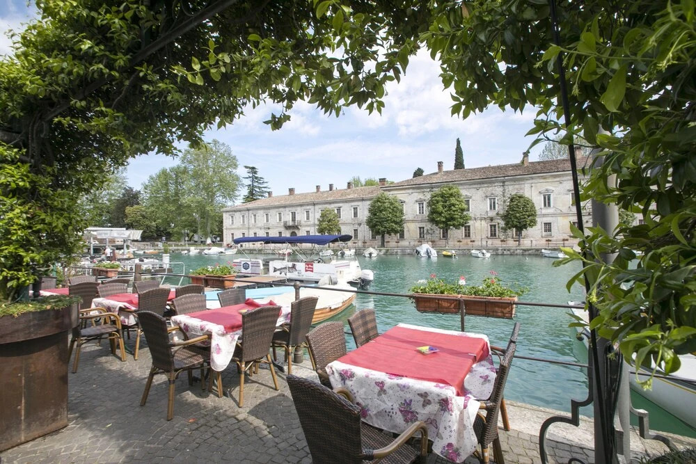Peschiera 500m From Train Station & Lake
