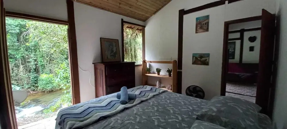 casa na cachoeira