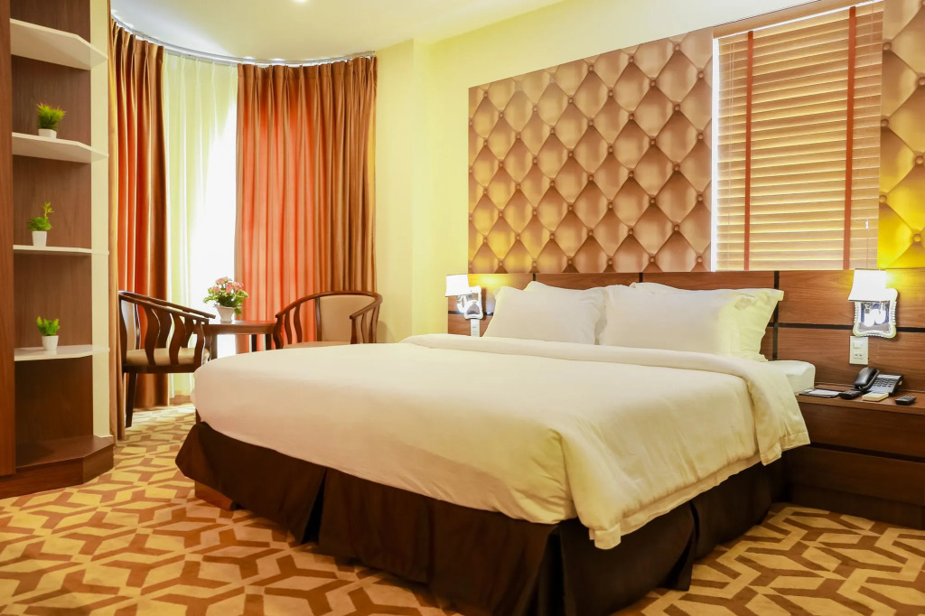 3MG Lakeside Hotel