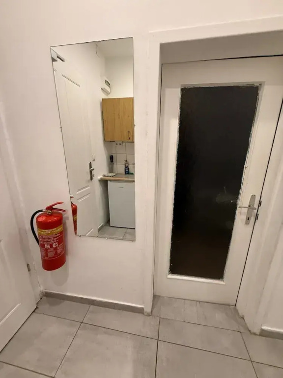 2BR Apartment 10 Min Walk to Westbahnhof