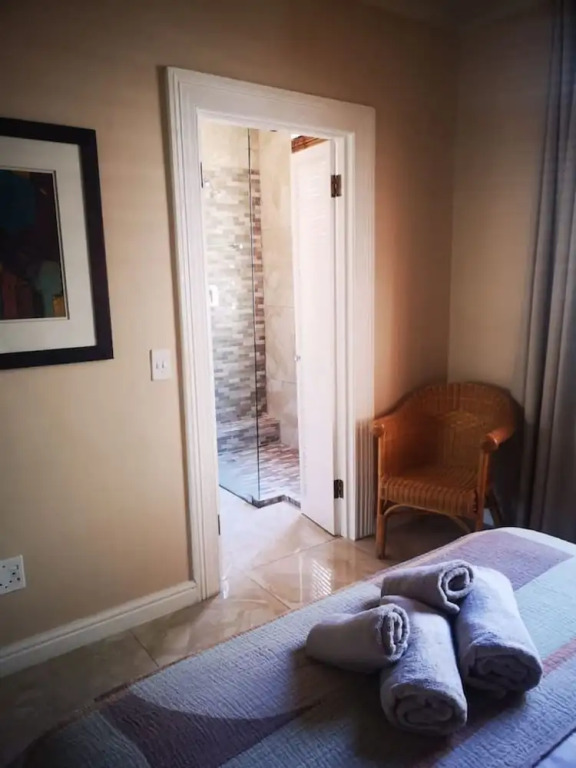 Luxurious Sea Point Apartment