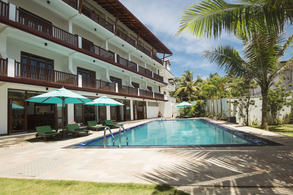 Rockside Beach Resort
