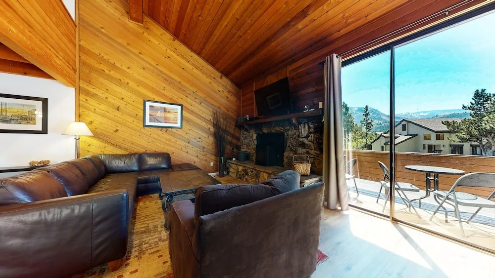 Snowflower 20 Pet-Friendly, Spacious Corner Unit With Great Complex Amenities by RedAwning