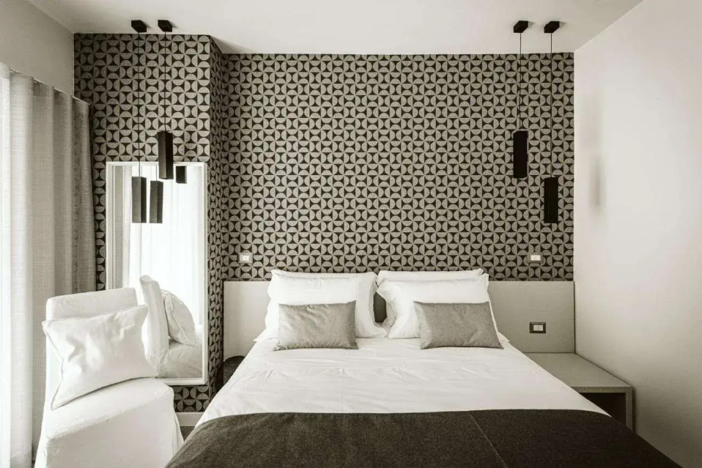 B&B LUMAS