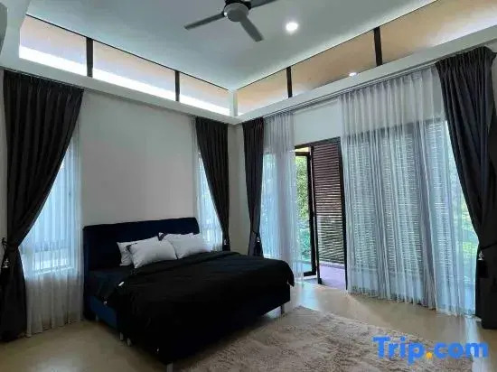 luxurious villa templer park