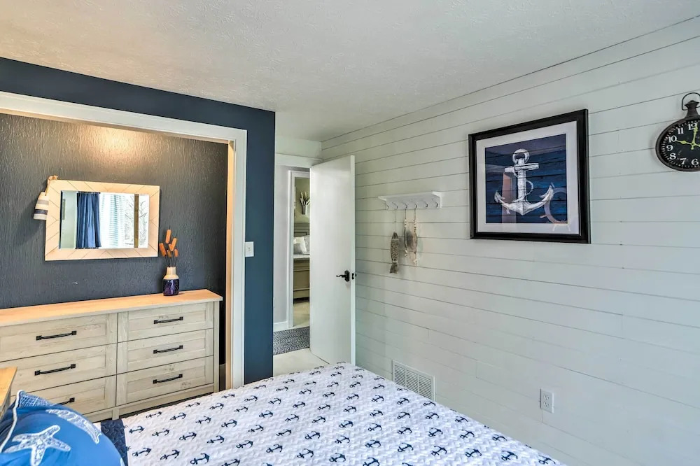 Vermilion River Home w/ Hot Tub & Private Dock