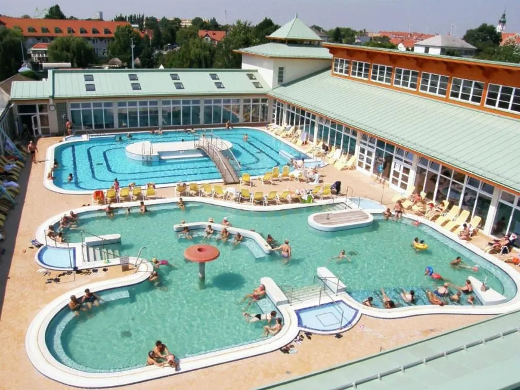 Óvár Apartman