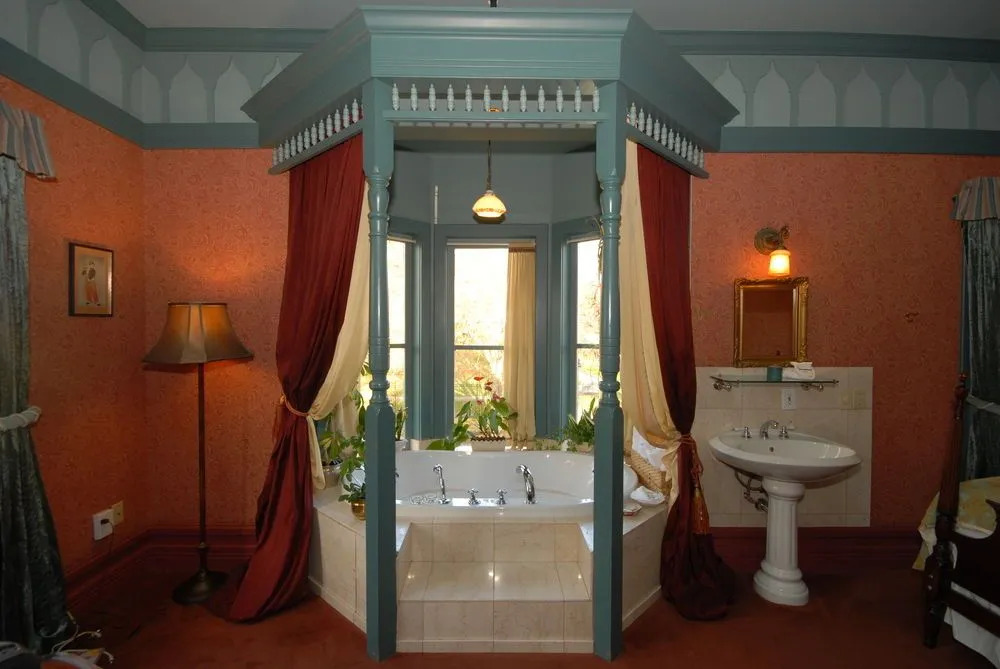 Humboldt House Bed & Breakfast